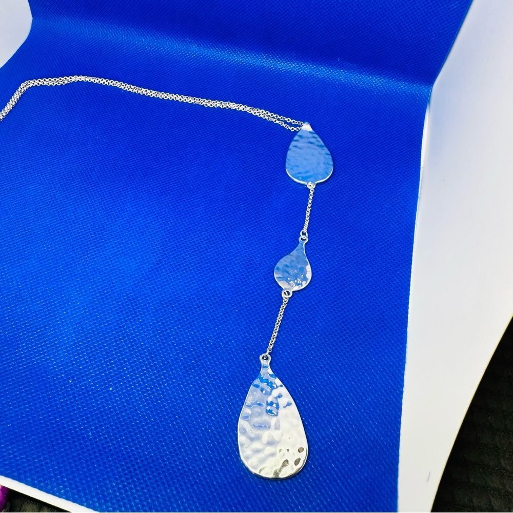 Vera Bradley Silver Tone Hammered Teardrop Dangle Pendant Necklace 823
